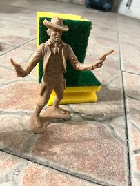 Modellini soldatini cow boy Tex Willer etc