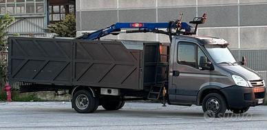 Iveco daily con gru