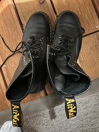 Dr martens uomo taglia 44 colore nero Abbigliamento e Accessori