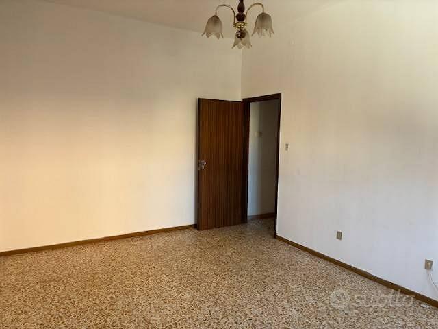 Appartamento di 93 m² con 4 locali e box auto a Oc - Altro