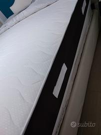 Materasso  pari al nuovo altezza 25 cm .