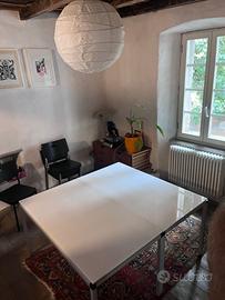 Set di 2 tavoli modulari bianchi – 130 × 70 cm