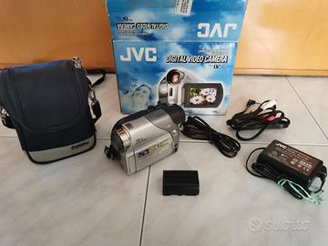 JVC GR-D23E Mini videocamera full set (più omaggi)