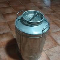 Bidone per olio di oliva