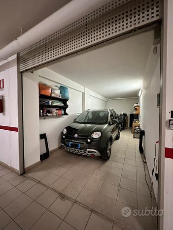 Box auto per due auto 30 mq, pieno centro Andria