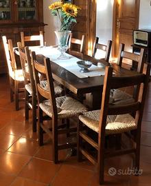 Tavolo con sedie 