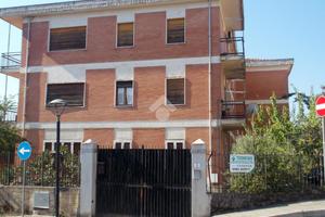 6 LOCALI A CASTROLIBERO