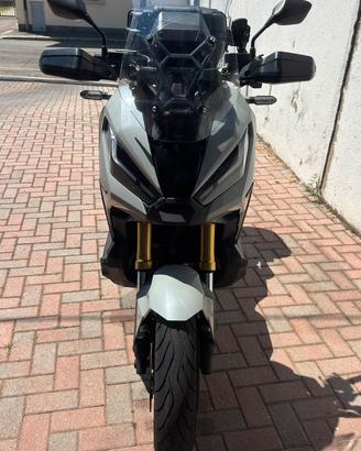 Xadv 750 giugno 2022