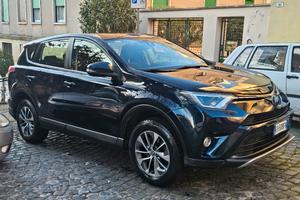 Toyota RAV4 Hybrid benzina/electric Blue Chameleon