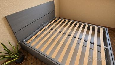 Letto matrimoniale contenitore + comodino–ottimi