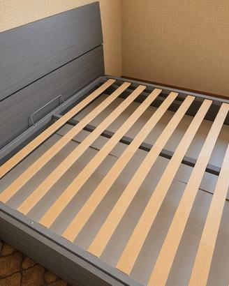Letto matrimoniale contenitore + comodino–ottimi