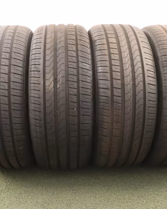 Gomme Pirelli Scorpion verde 255 45 20 estate