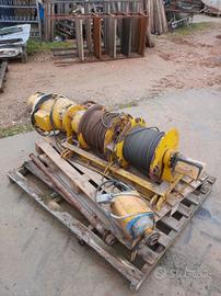 Motore elettrico con verricello.