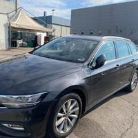 VOLKSWAGEN Passat Variant 2.0 TDI SCR EVO DSG Bu