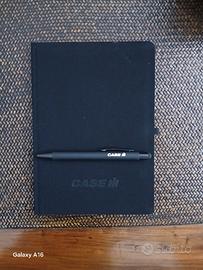 CASE IH - Agenda nera non datata e penna 