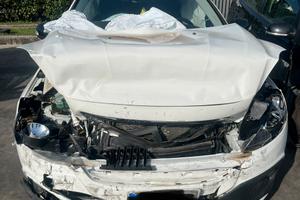 Volvo V40 del 2017 disponibile per ricambi