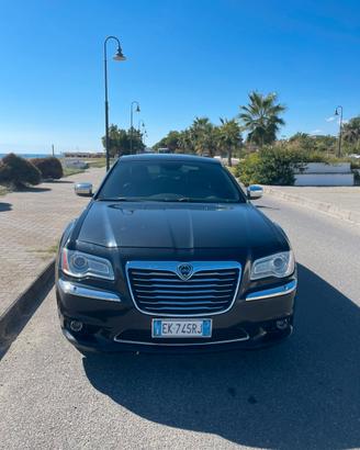 Lancia thema