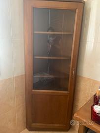 Mobiletto ad angolo in legno con anta in vetro