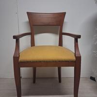 poltrona in ciliegio con fodera in alcantara 