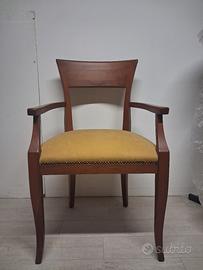 poltrona in ciliegio con fodera in alcantara 