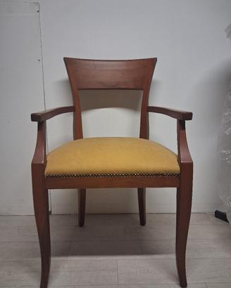 poltrona in ciliegio con fodera in alcantara 