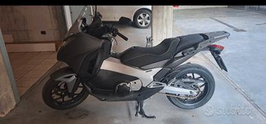 Moto scouter