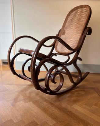 Sedia a dondolo vintage anni '50 – Stile Thonet 