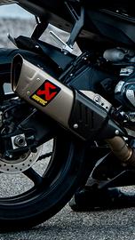 Scarico Akrapovic titanio/carbonio con collettori