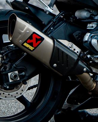 Scarico Akrapovic titanio/carbonio con collettori
