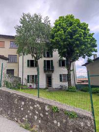 Villa di 165 m² con più di 5 locali a Caglio
