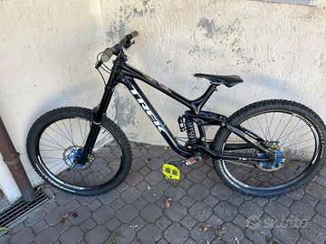 TREK SESSION team Issue