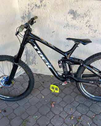 TREK SESSION team Issue