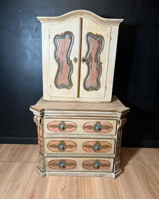 Mobile a Doppio Corpo del '700