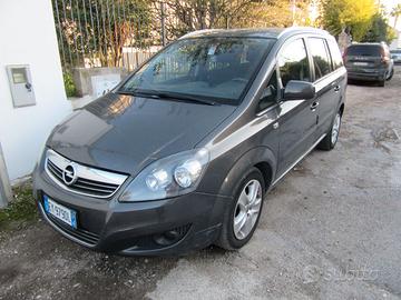AUTO OPEL ZAFIRA B