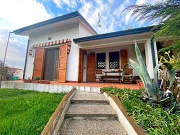Villa di 209 m² con più di 5 locali e box auto dop