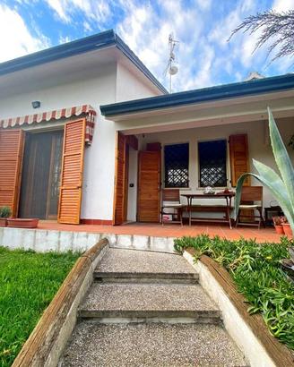 Villa di 209 m² con più di 5 locali e box auto dop