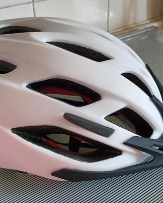 caschetto e maglia per ciclismo 