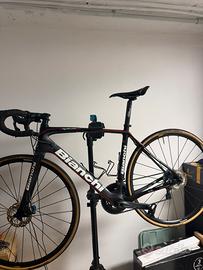 Bici da strada Bianchi infinito cv carbonio