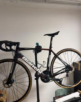 Bici da strada Bianchi infinito cv carbonio