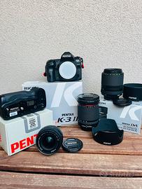 Pentax k-3 ii +3 obiettivi + D-Bg4. Corredo comple