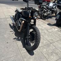 Triumph Bonneville T100 black