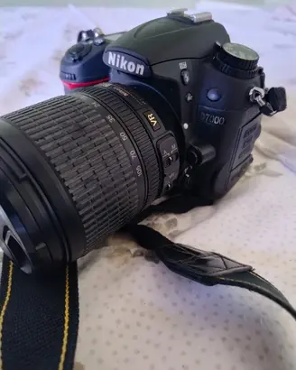 Nikon D7000 + obiettivi e attrezzatura