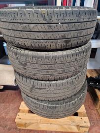 Gomme Michelin Agilis 215/70/15 (quantità 4)