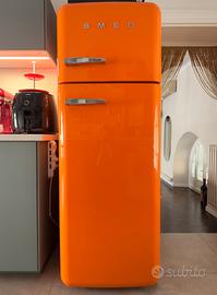 Frigorifero SMEG arancione stile vintage