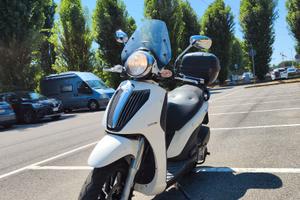 Piaggio Carnaby 300