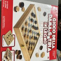 gioco della dama e tria di legno