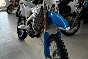 TM 300 EN-F 2024 RACING