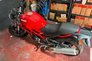 Ducati Monster 695