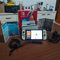Nintendo Switch OLED Bianca + 1 Gioco