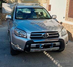 Toyota rav 4 tenuta bene  